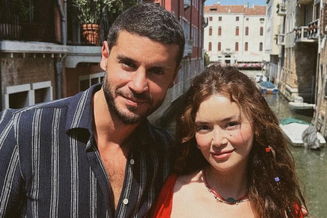 Seray Kaya i Berk Oktay se zabavljaju na setu kao deca!
