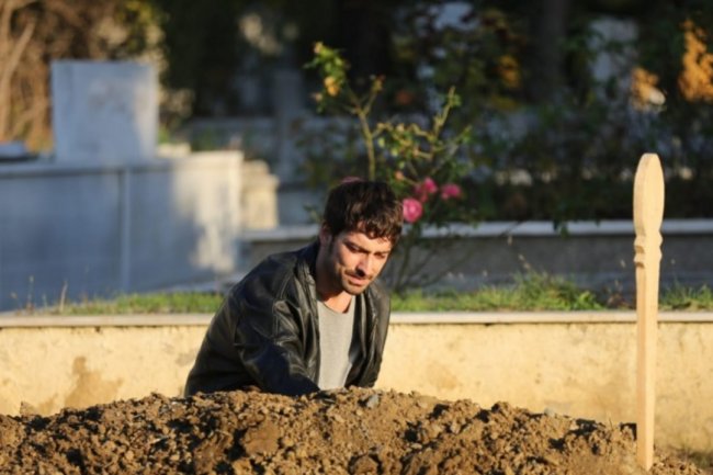 Alp Navruz je prevazišao samog sebe u seriji Yurek Cikmazi!