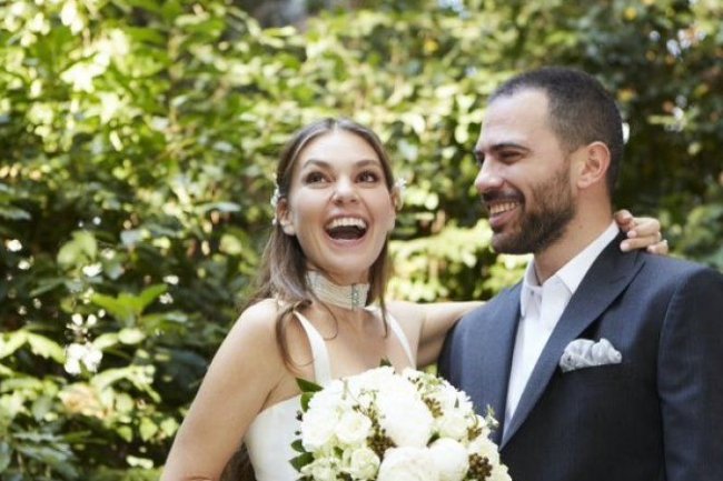 Asli Enver odustala od nove serije zbog trudnoće?!