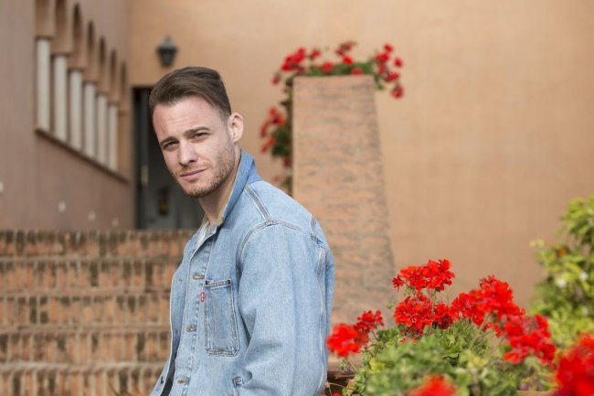 Kerem Bursin privukao pažnju objavom sa premijere novog filma (FOTO)