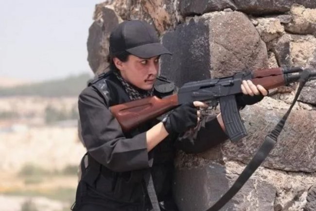 Hande Dogandemir u drugačijoj ulozi u filmu 49