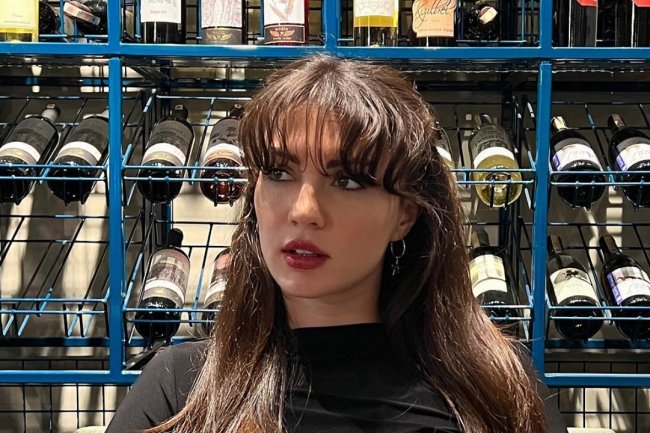 Pohvale za novi imidž Burcu Ozberk (FOTO)