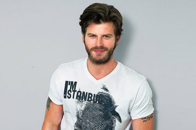 Kivanc Tatlitug pregovara za Holivudski film u kom glume Bred Pit i Kluni!