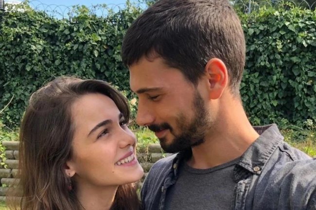 Raskinuli Hafsanur Sancaktutan i Deniz Can Aktas, ali i još jedan turski glumački par!