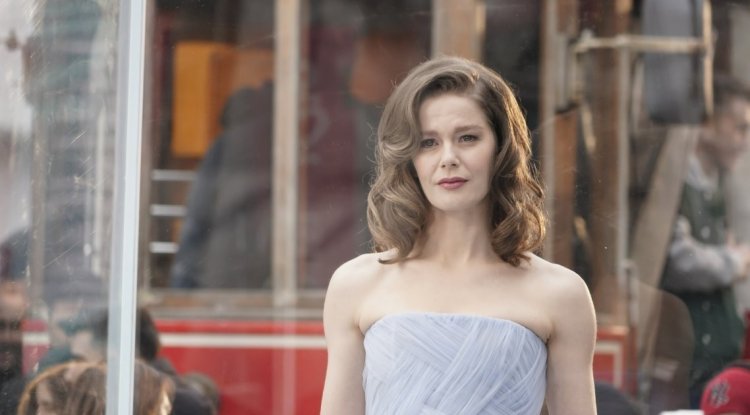 Filme Und Serien Von Burcu Biricik Burcu Biricik umorna od snimanja TV serija - Najbolje Turske serije sa