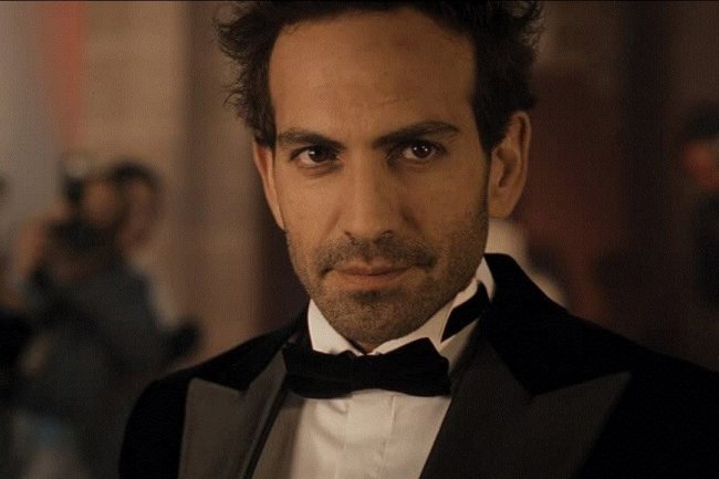 Bugra Gulsoy ne smatra sebe zgodnim muškarcem