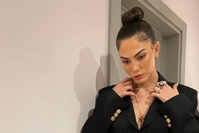 Demet Ozdemir oduševila pozom na naslovnici magazina (FOTO)
