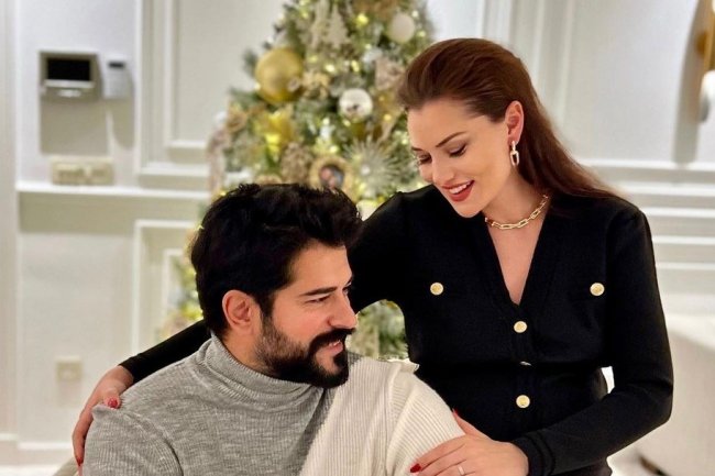 Porodila se Fahriye Evcen