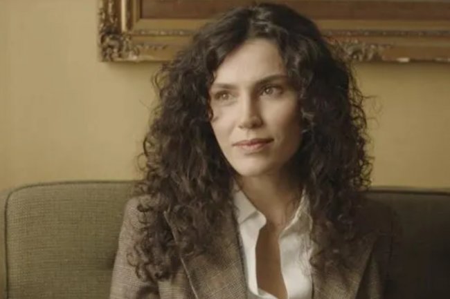 Serenay Aktas u seriji Gelsin Hayat Bildigi Gibi