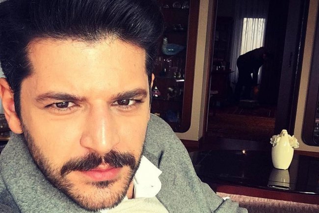 Emre Kivilcim postaje sve zapaženiji zbog serije Veda Mektubu