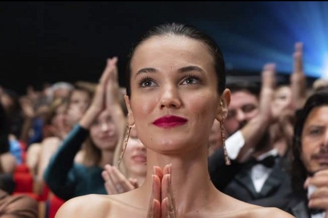 Objavljena nova najava nove serije Pinar Deniz – Aktris (VIDEO)