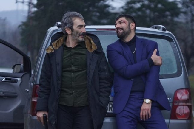 Adim Farah / Zovem se Farah ima snažnu podršku!