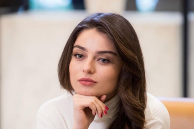 Ayca Aysin Turan traži odgvarajući scenario ali i životnog partnera!