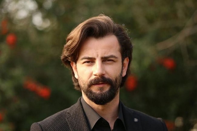 Kakav će odnos imati likovi serije Uc Kiz Kardes koje tumače Gokberk Demirci i Ozgu Kaya?!