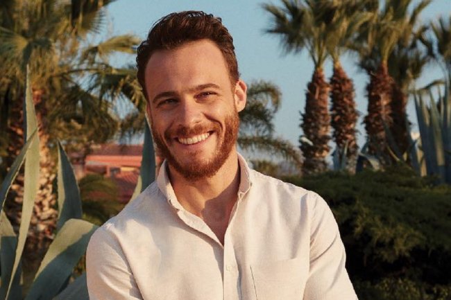 Kerem Bursin dobio posebno iznenadjenje od fanova povodom rodjendana