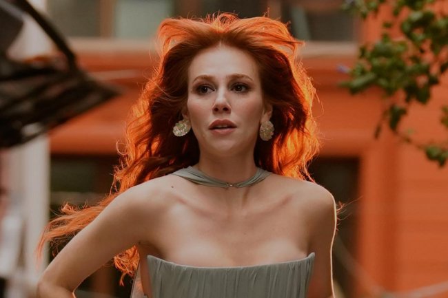 Elcin Sangu napustila projekat