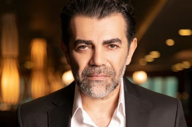Savas Ozdemir izmedju dve serije
