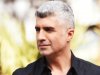 Ozcan Deniz kao doktor Levent u seriji Kizil Goncalar / Crveni pupoljci