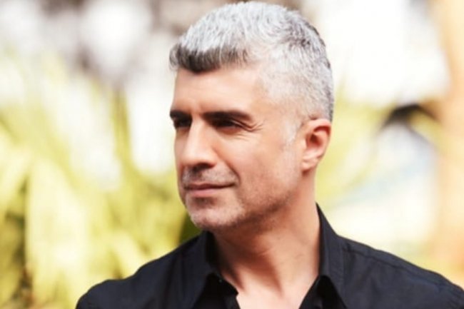 Ozcan Deniz kao doktor Levent u seriji Kizil Goncalar / Crveni pupoljci