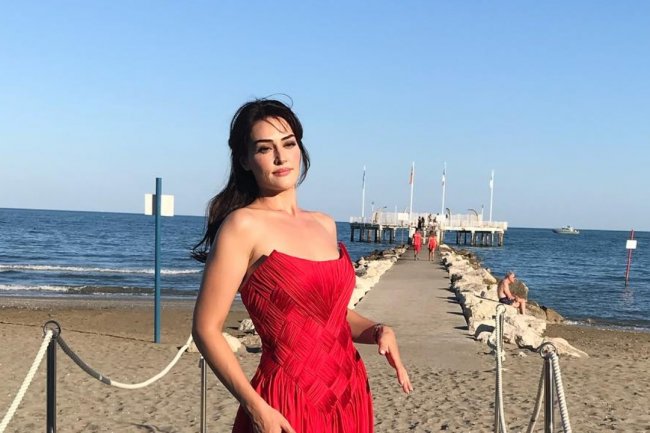 Esra Bilgic je zablistala u Veneciji (FOTO)