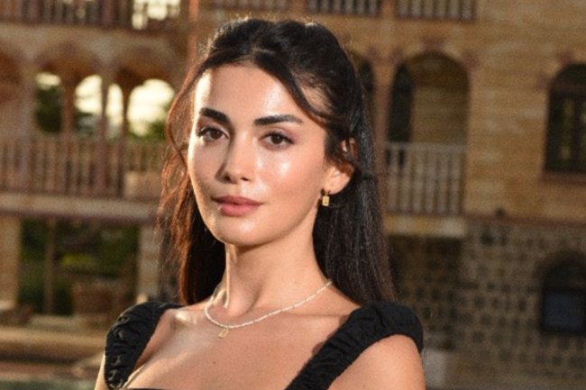 Serija Safir je za sada veoma dobar posao za Ozge Yagiz