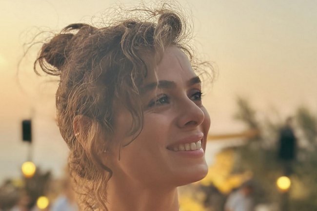 Ozge Ozprincci o njenoj novoj TV seriji Sandik Kokusu / Miris škrinje