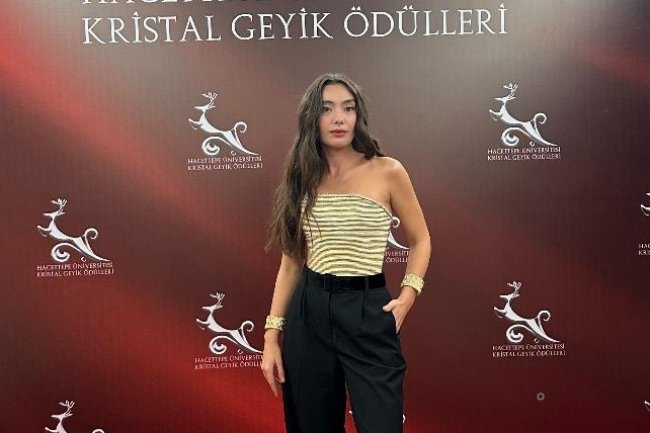 Nova nagrada za Neslihan Atagul