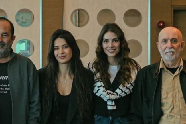 Deniz Baysal kao Yasemin u priči o dve snažne žene