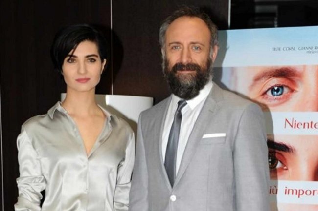 Tuba Buyukustun i Halit Ergenc u novoj seriji