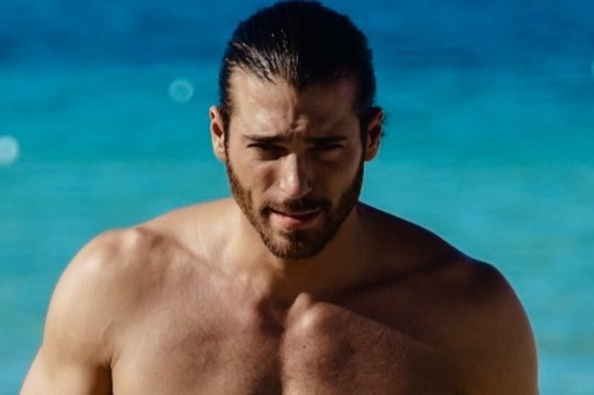 Can Yaman dobio posebno priznanje u Italiji