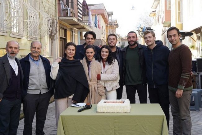 Prvi rodjendan serije Ates Kuslari | Vatrene ptice