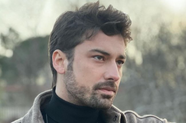 Alp Navruz u novoj seriji tumači lik koji je san svake žene?!