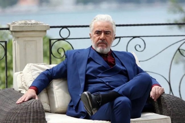 Ugur Yucel kao mafijaš Hasan u seriji Sandik Kokusu | Miris škrinje!