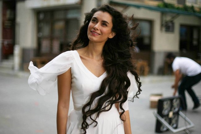 Hande Dogandemir u susretu sa fanovima