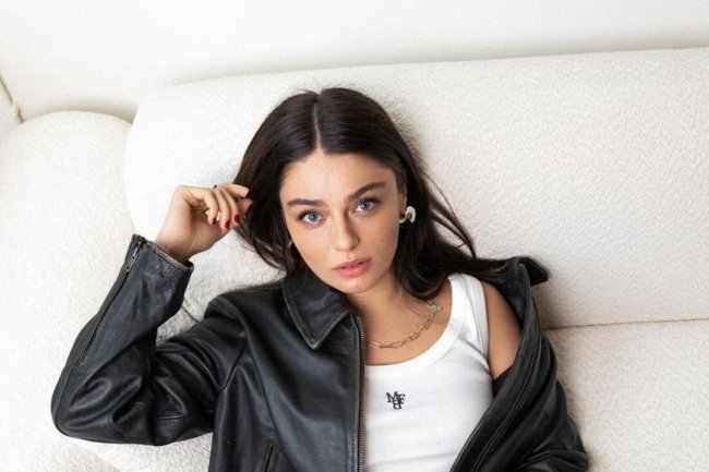 Ayca Aysin Turan o glumi