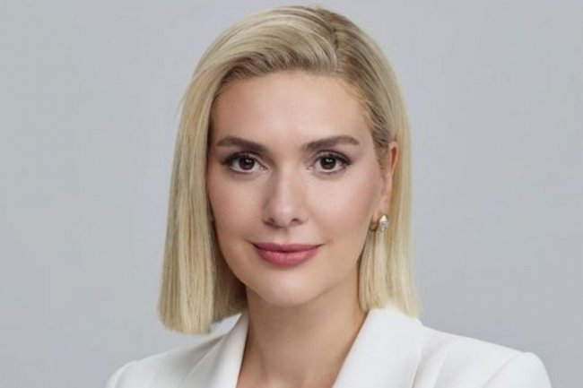 Berguzar Korel blizu povratka na TV ekrane serijom Annem Ankara | Moja majka iz Ankare!