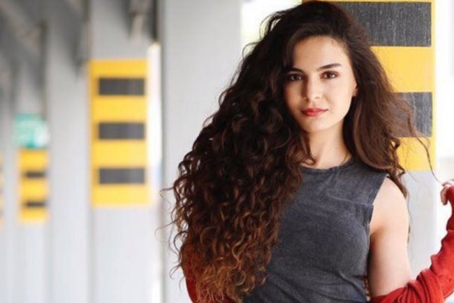 Ebru Sahin u seriji Bir Ask Masali