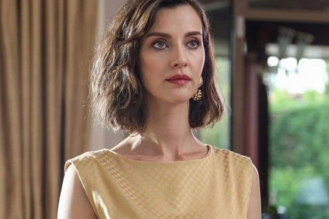 Irem Helvacioglu u seriji Karadut