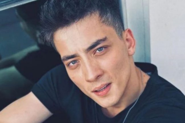 Atakan Ozkaya u seriji Alboranin Sert Kisinda | Hladna zima Albore