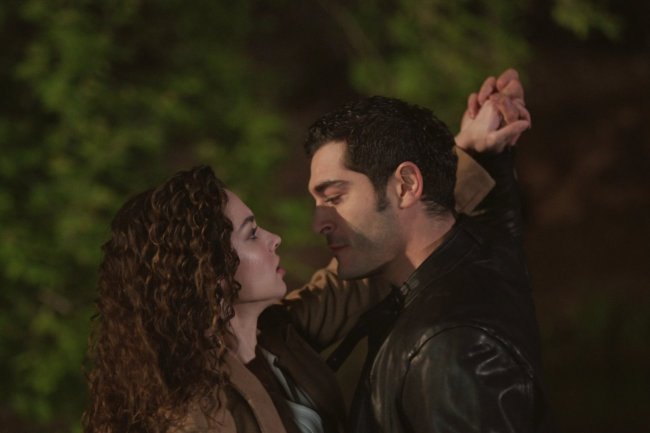 Glavni glumci su srećni i uzbuđeni zbog serije Bir Gece Masali!