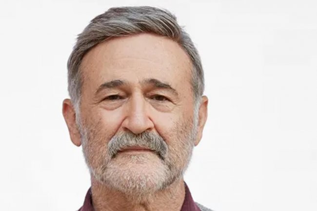 Mufit Kayacan -  Ecmel Albora u seriji Uzak Sehir | Daleki grad