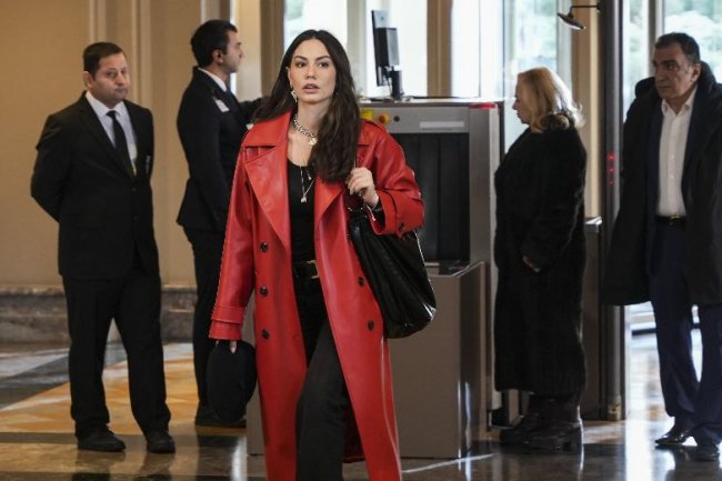 Demet Ozdemir kao Nisan u seriji Esref Ruya | Ešrefov san