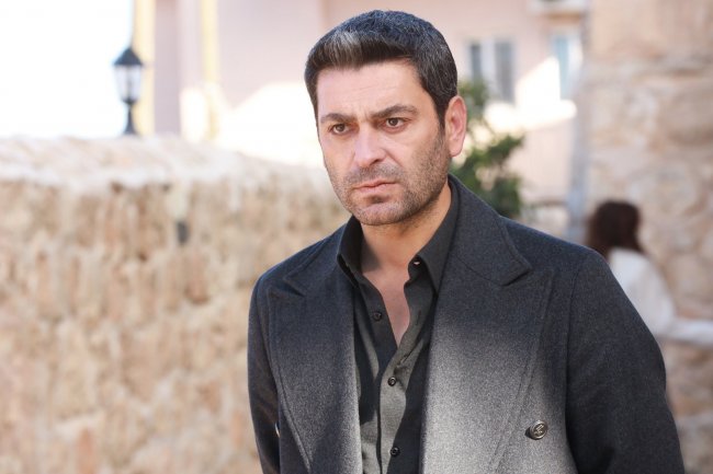 Ozan Akbaba: Od unutrašnje arhitekture do glumačke scene
