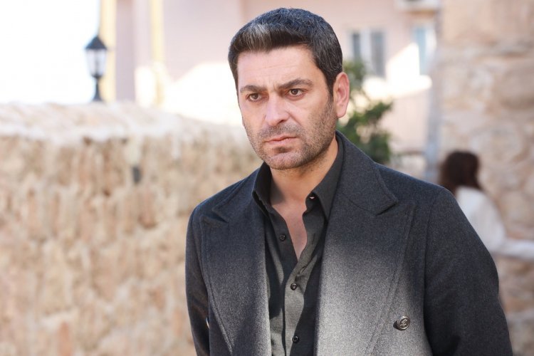Ozan Akbaba: Od unutrašnje arhitekture do glumačke scene