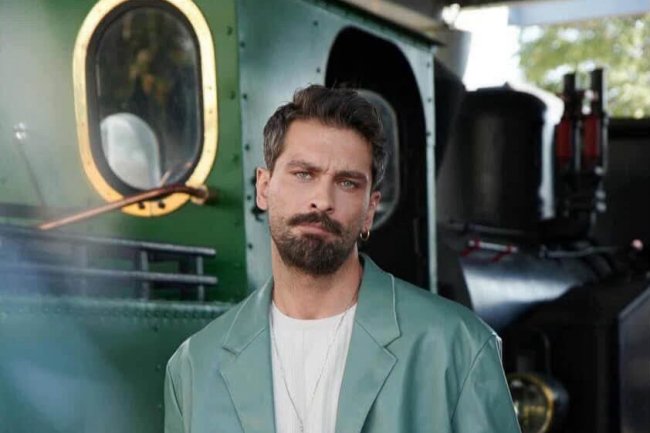 Onur Tuna se vraća na ekrane u novoj komediji Bi Dinle