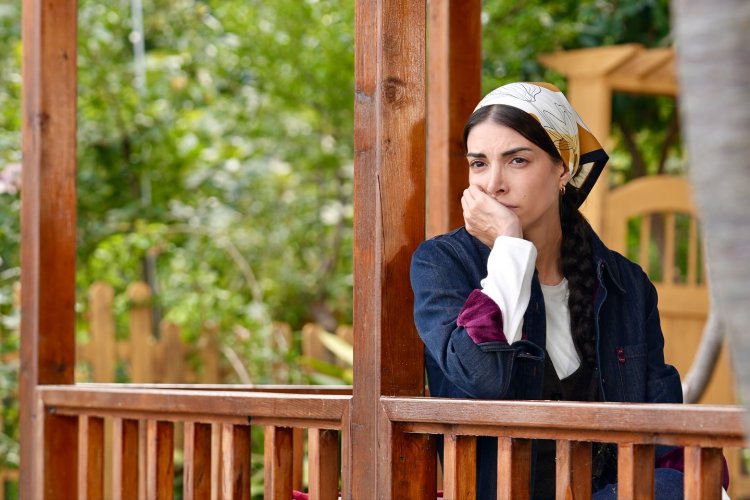 Deniz Baysal tumači život Ayse Sase u novoj seriji Bir Ruh Macerasi | Putovanje duše