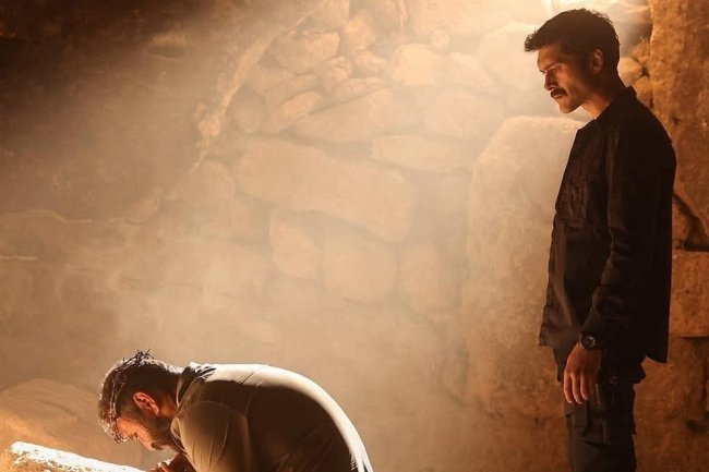 Objavljena prva slika projekta Beklenen Mehdi: Alperen Duymaz u ulozi uzbekistanskog špijuna