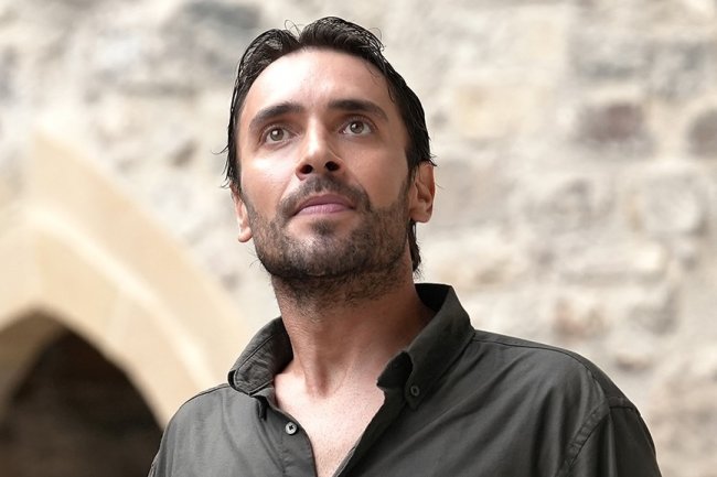 Ulas Tuna Astepe i Sinem Unsal ponovo oduševili publiku: Najbolji glumci i serija 2025. prema izboru Turkcats