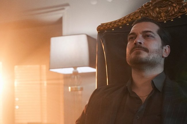 Esref Ruya | Ešrefov san – 27. epizoda: Početak rata bez milosti