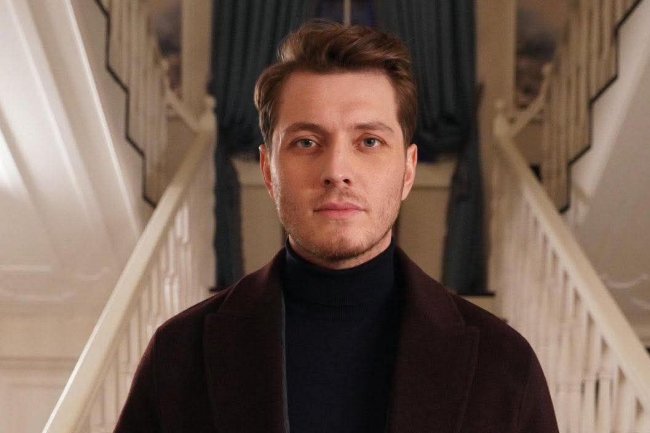 Burak Tozkoparan na setu nove ATV serije Ayni Yagmur Altinda